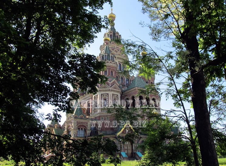 Собор Святых Первоверховных Апостолов Петра и Павла в Петергофе. Лучшие фотографии церквей и соборов на сайте S-Pb.Biz.