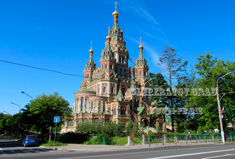 Собор Святых Первоверховных Апостолов Петра и Павла в Петергофе. Лучшие фотографии церквей и соборов на сайте S-Pb.Biz.