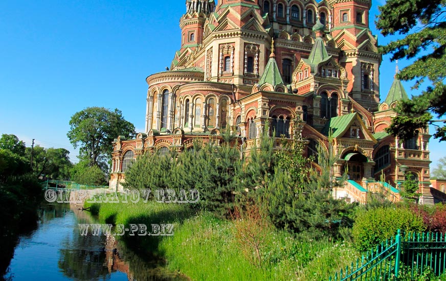 Собор Святых Первоверховных Апостолов Петра и Павла в Петергофе. Лучшие фотографии церквей и соборов на сайте S-Pb.Biz.